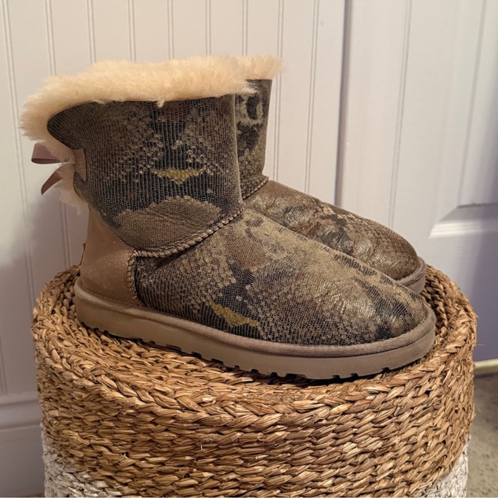 UGG Snakeskin Patterned Fur-Lined Boots - 7 - Great Condition